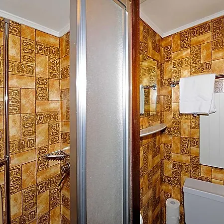 Hotell Alphubel 2*