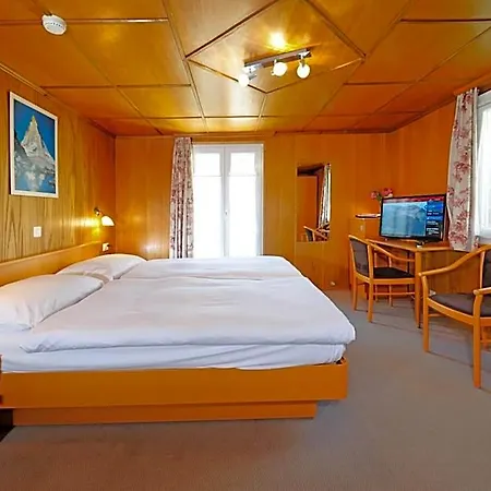 Hotell Alphubel 2*