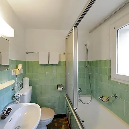 Alphubel Hotell 2*